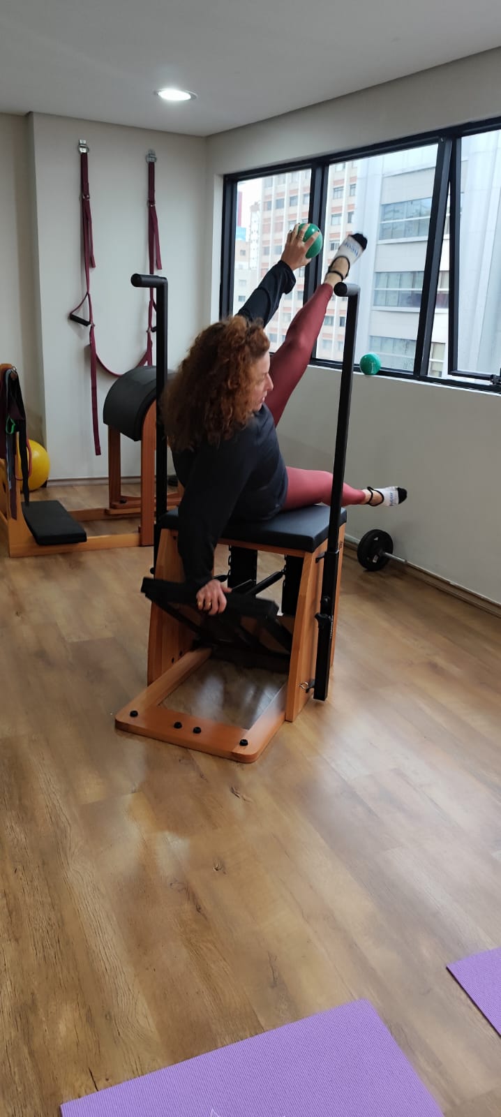 Studio com equipamentos completos de Pilates